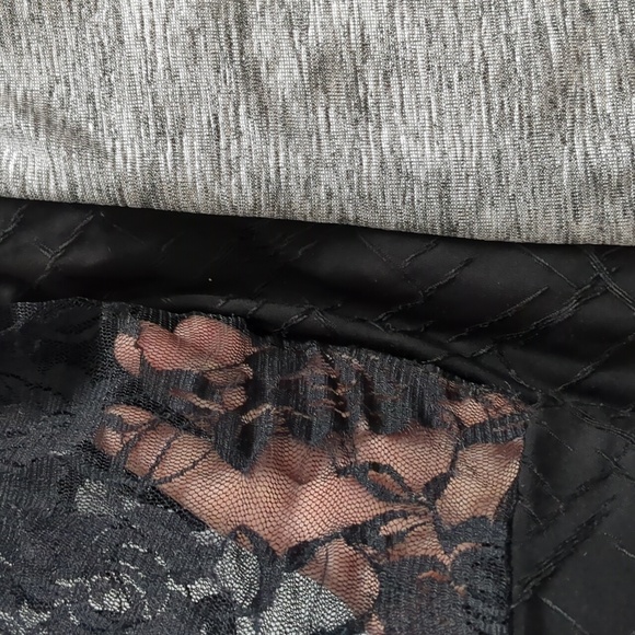 🦃 Women's JK Signature Grey and Black Top - Size S/P - Picture 9 of 11